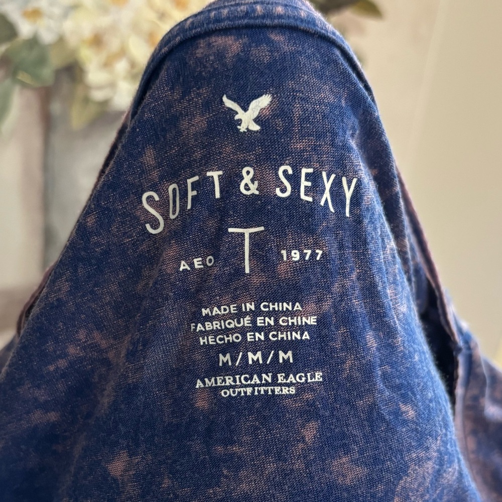 🦅CLOSET CLOSE OUT🦅
American Eagle TShirt Brand New💙🩷
Size Medium - Picture 4 of 5